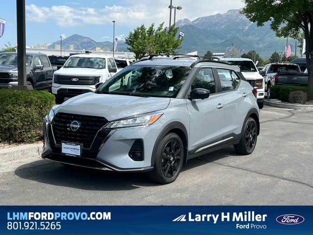 2022 Nissan Kicks SR