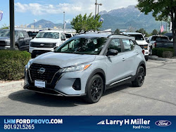 2022 Nissan Kicks SR